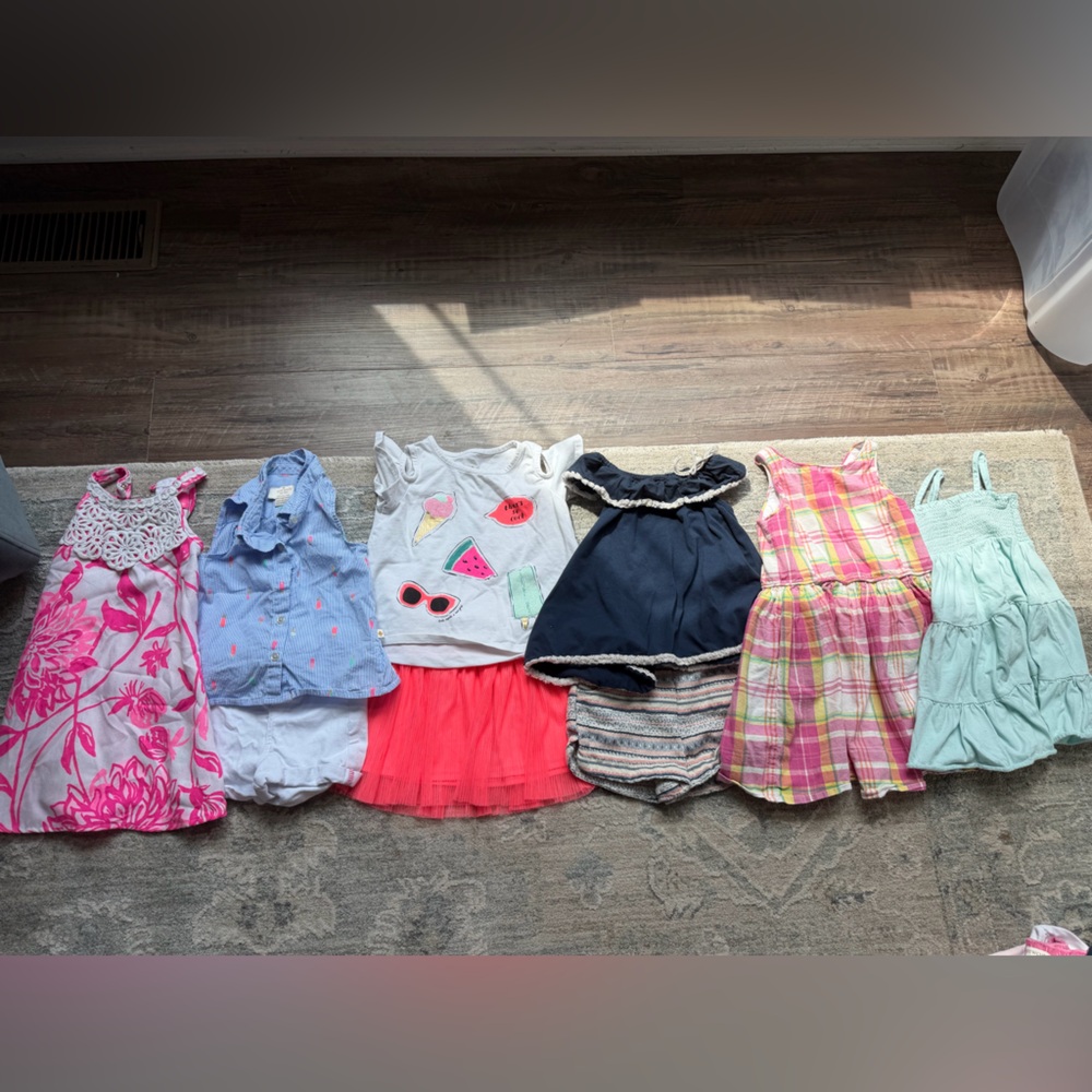 Girls Lot of clothes size 3